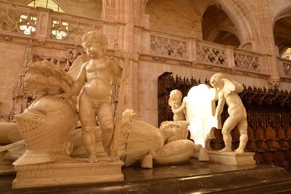 Visite guidée du monastère de Brou en Bourgogne, gisant de Philibert